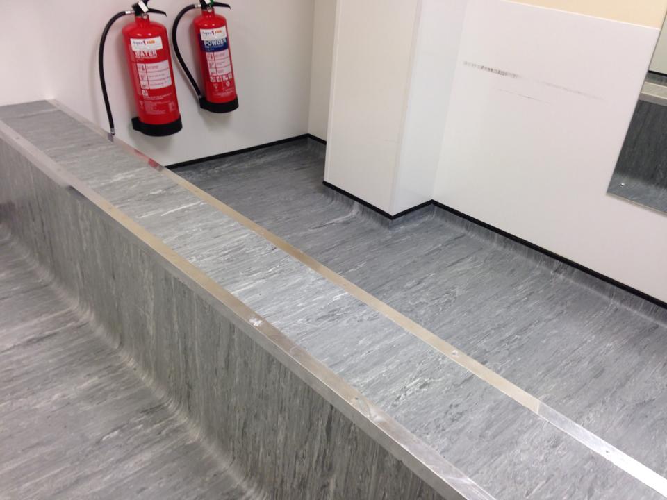 poly xl dressed up cap and coved, lab step over area