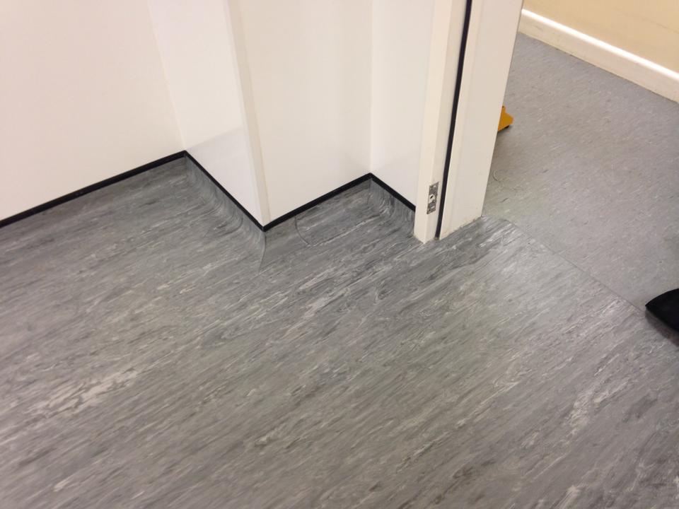 poly xl dressed up cap and coved, lab step over area